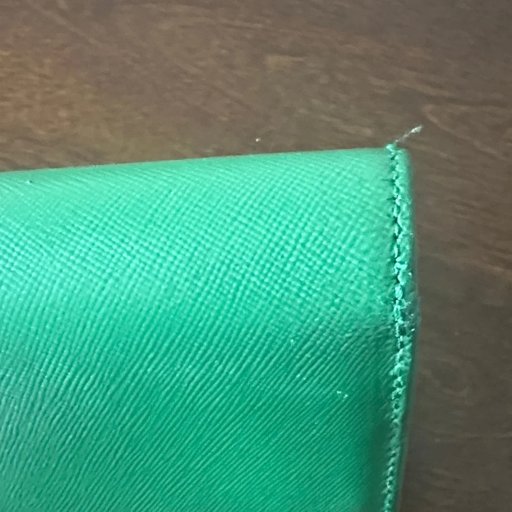 Tory Burch Bright Green Leather Continental Wallet with Gold Logo - Picture 9 of 13